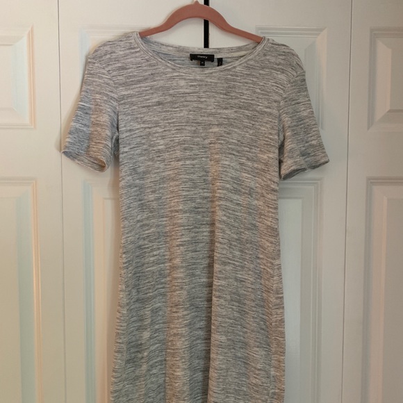 💭 Theory Women’s T-Shirt Dress - Picture 2 of 2